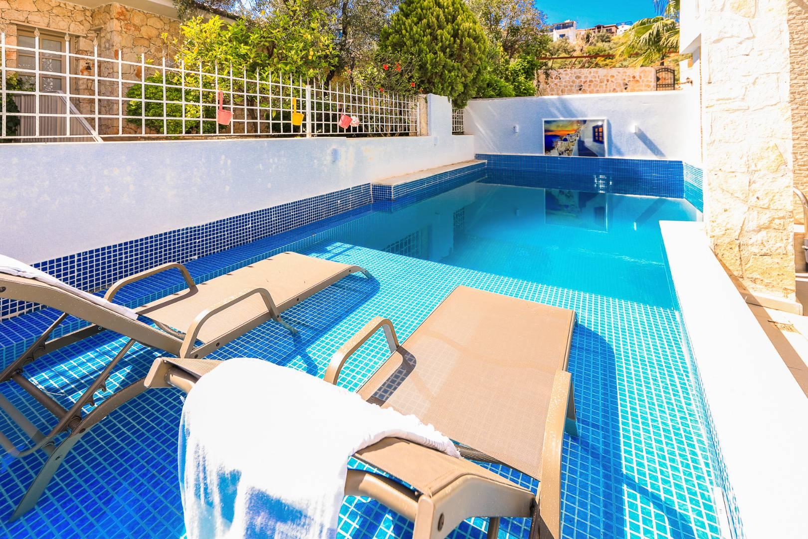 Kaş Kalkan'da Denize Yürüme Mesafesinde, Özel Havuzlu, Tripleks Villa-30486