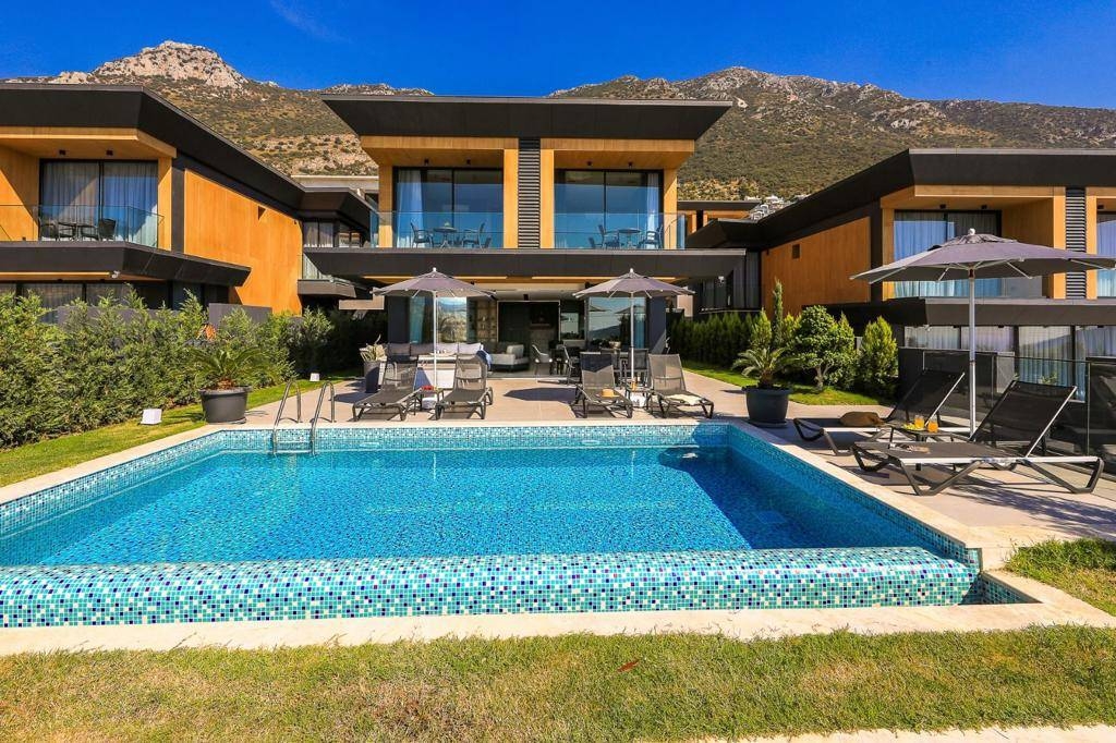 Kaş Kalkan'da Enfes Deniz Manzaralı, Özel Havuzlu, Şık Villa