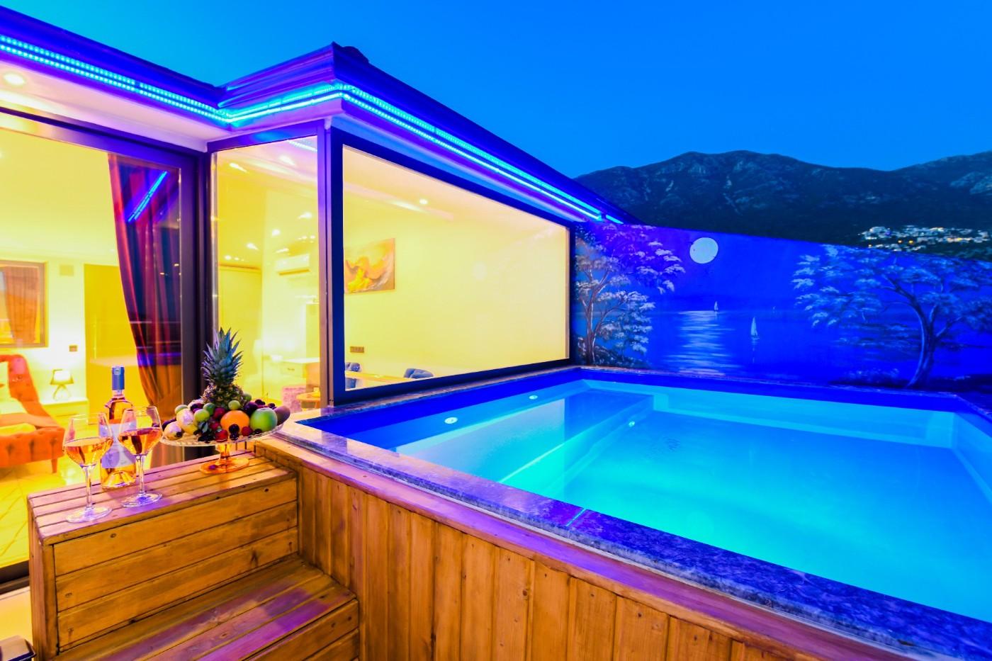 Kaş Kalkan'da Merkezi Konumda, Enfes Deniz Manzaralı, Lüks Tatil Evi-21684