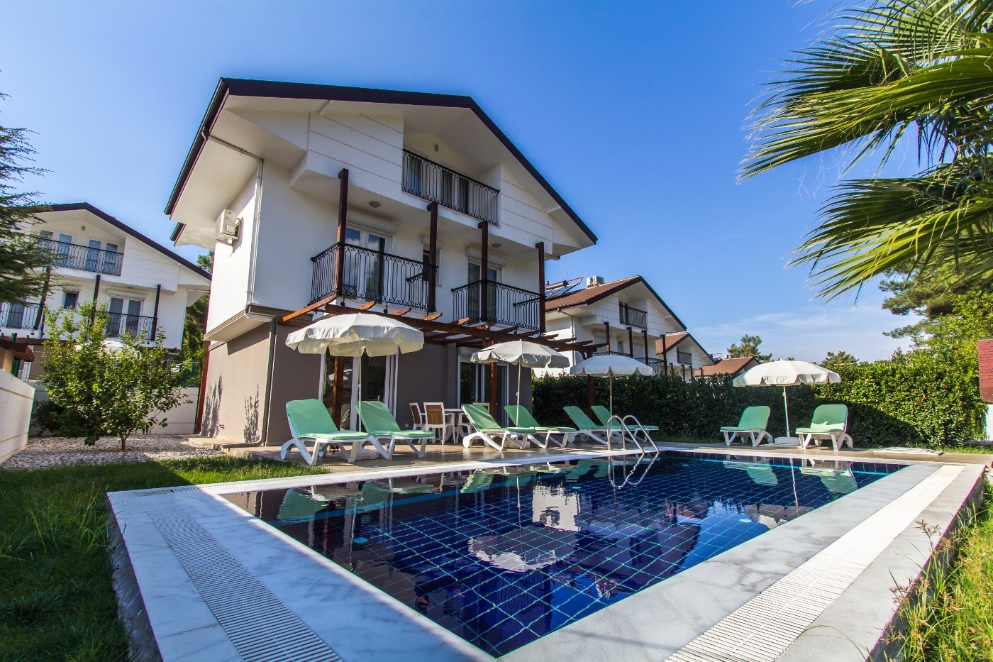 Fethiye Ölüdeniz'de Plaja Yakın, Özel Havuzlu, Ekonomik Villa