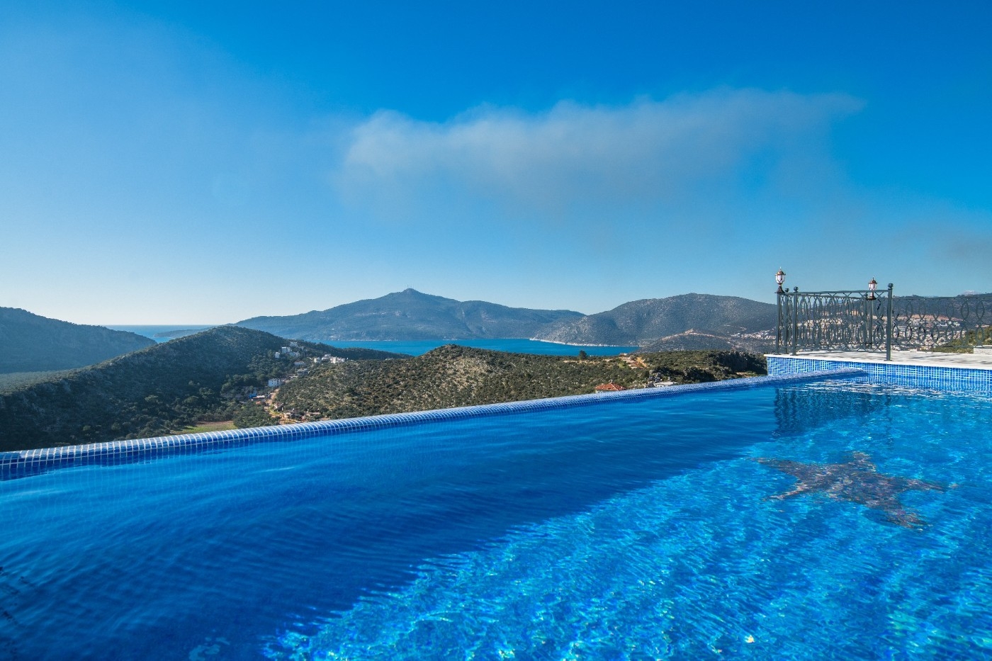 Kalkan Ulugöl'de Doğa ve Deniz Manzaralı, Özel Havuzlu, Lüks Villa