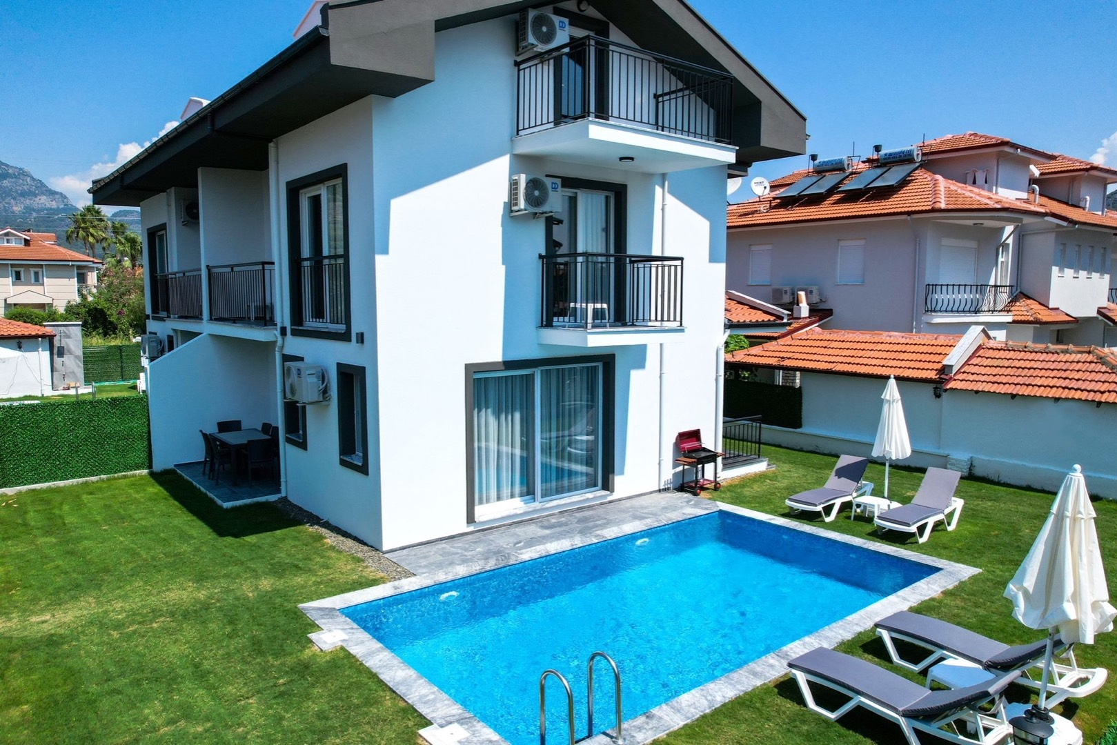 Dalyan Merkez'de Özel Havuzlu ve Geniş Bahçeli, Lüks Kiralık Villa