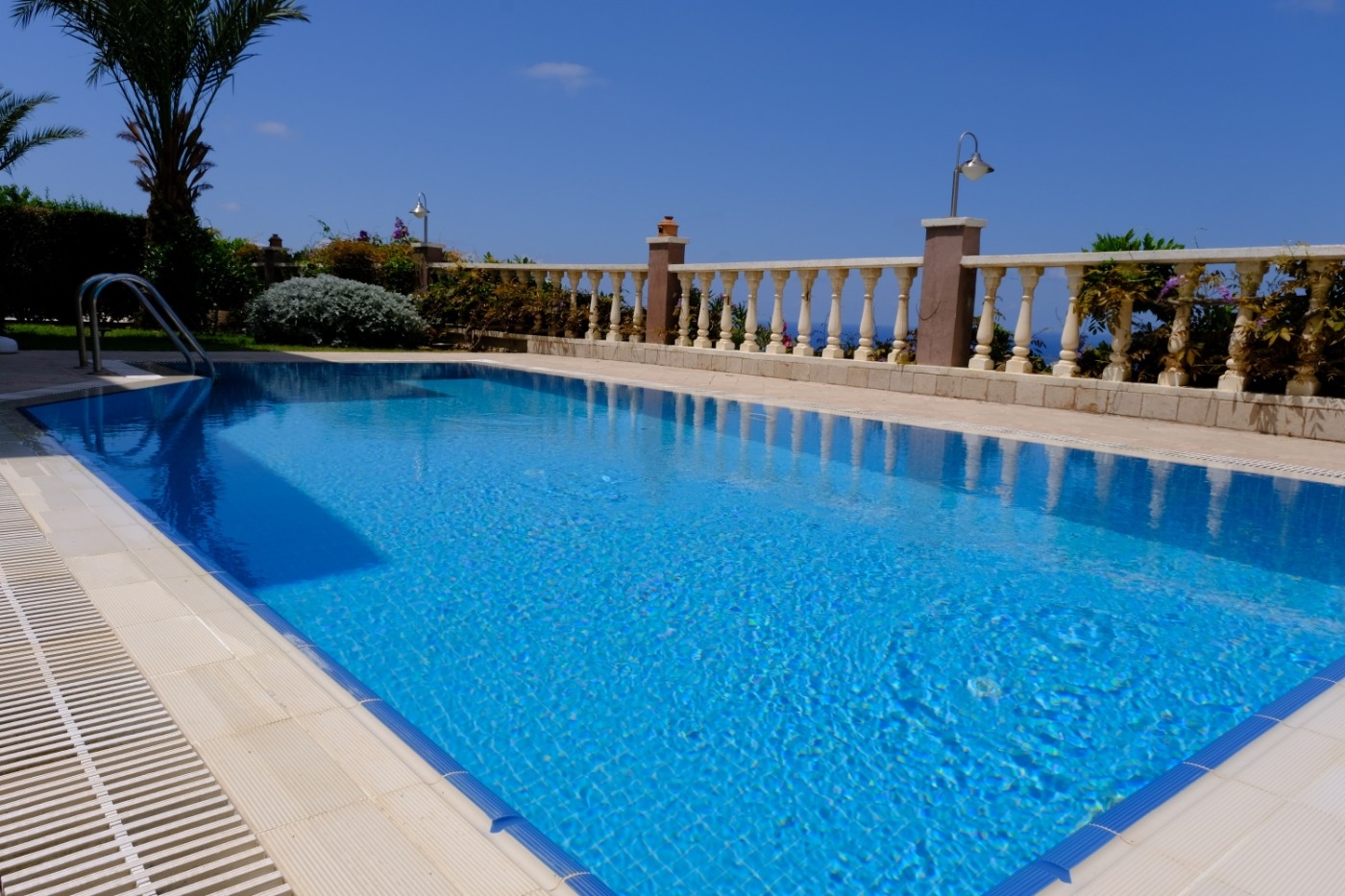 Alanya'da Tesis İçerisinde, Özel Havuzlu, Lüks Villa