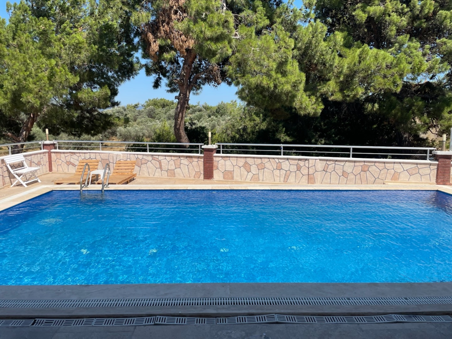 İzmir Seferihisar'da Sakin Konumda, Özel Havuzlu, Konforlu Villa