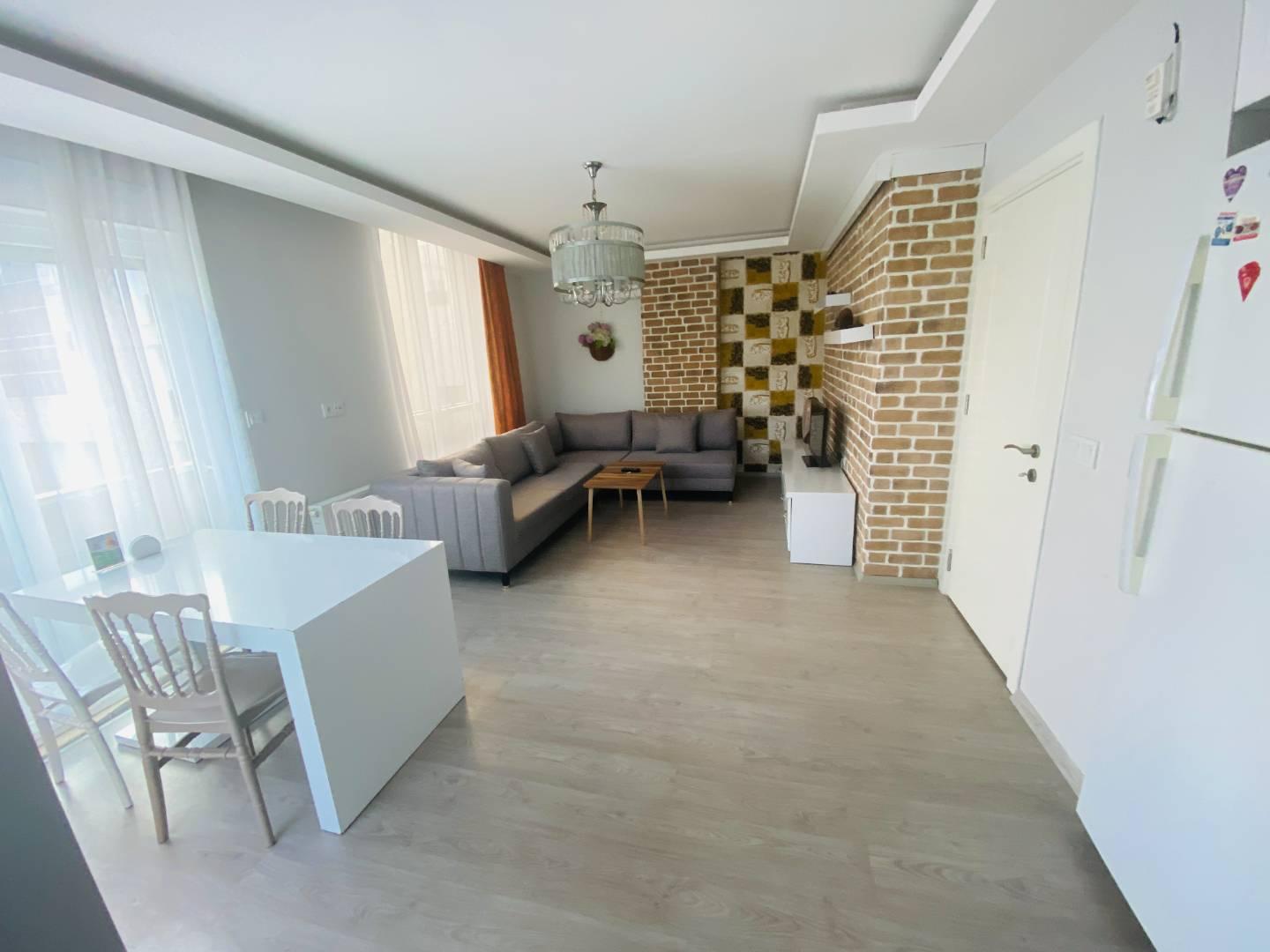 Konyaaltı Gürsu'da Plaja Yakın Konumda, Ortak Havuzlu, Kiralık Suit-16453