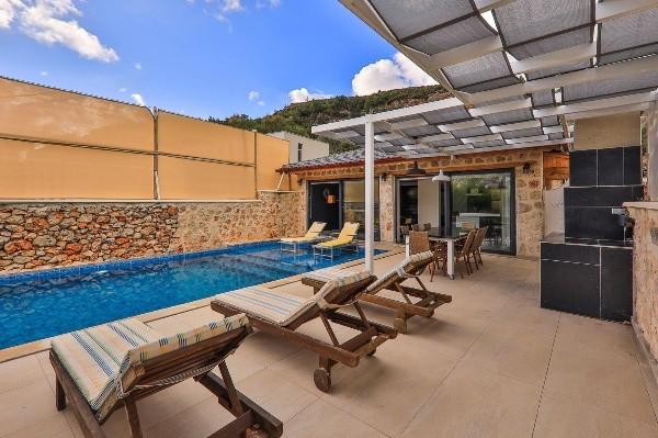 Kaş İslamlar'da Doğa ile İç İçe, Isıtmalı Özel Havuzlu, Şık Villa-23570