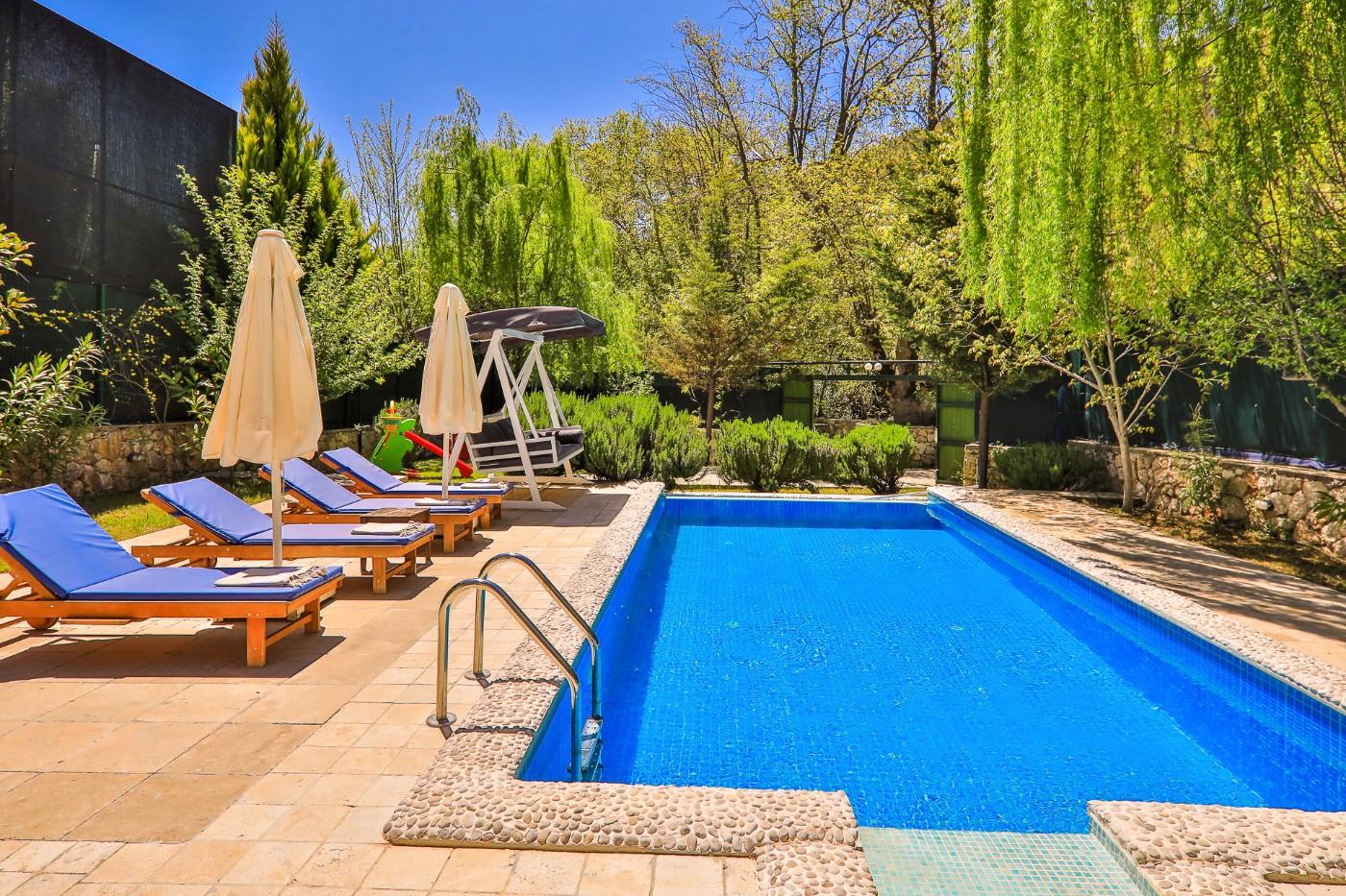 Kalkan Sarıbelen'de Ferah Bahçeli, Özel Havuzlu, Konforlu Villa-13417