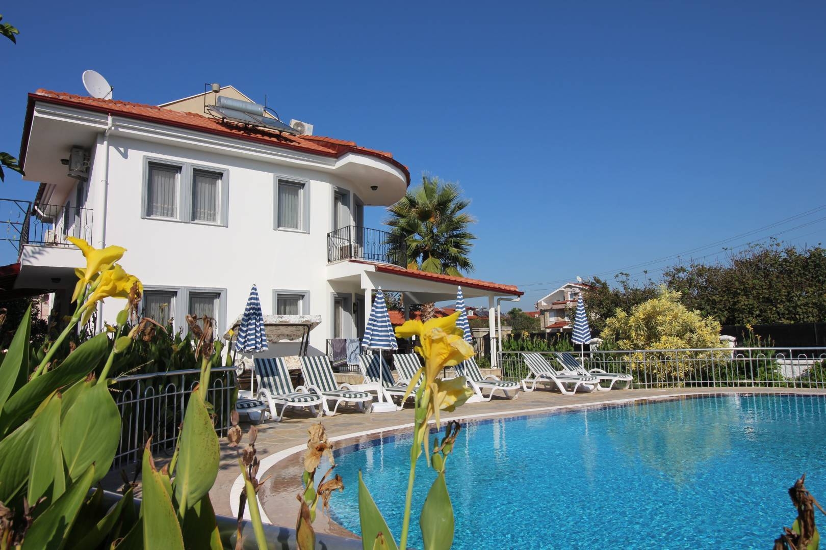 Ortaca Dalyan'da Kalabalık Ailelere Uygun, Özel Havuzlu, Şık Villa