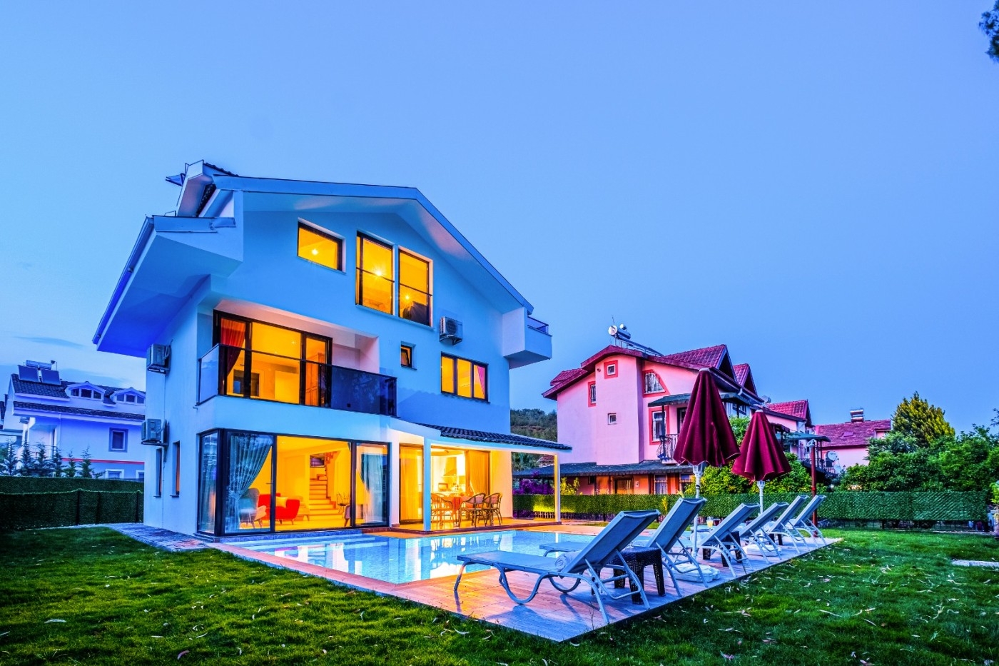 Fethiye Çiftlik'de Geniş Bahçeli, Özel Havuzlu, 4+1 Lüks Villa