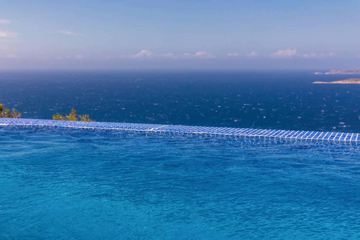 Kaş Gökçeören'de Harika Deniz Manzaralı, Sonsuzluk Havuzlu, Şık Villa-19528