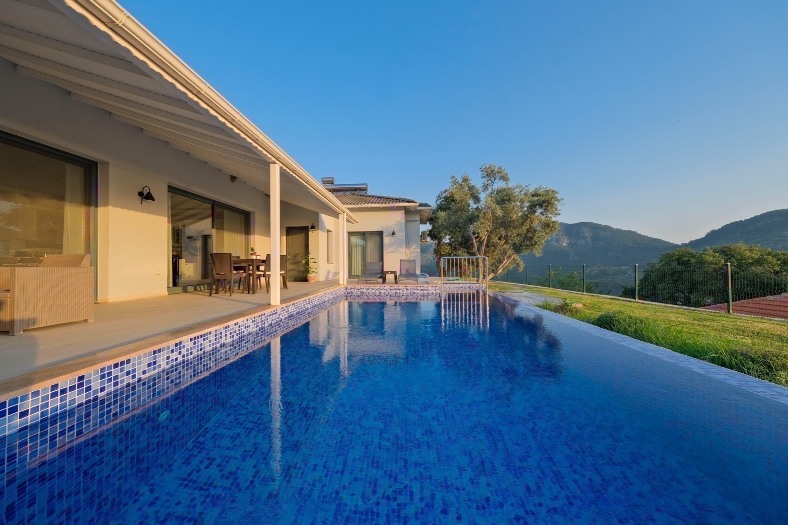 Ortaca Gökbel'de İztuzu Plajı Manzaralı, Özel Havuzlu, Kiralık Villa