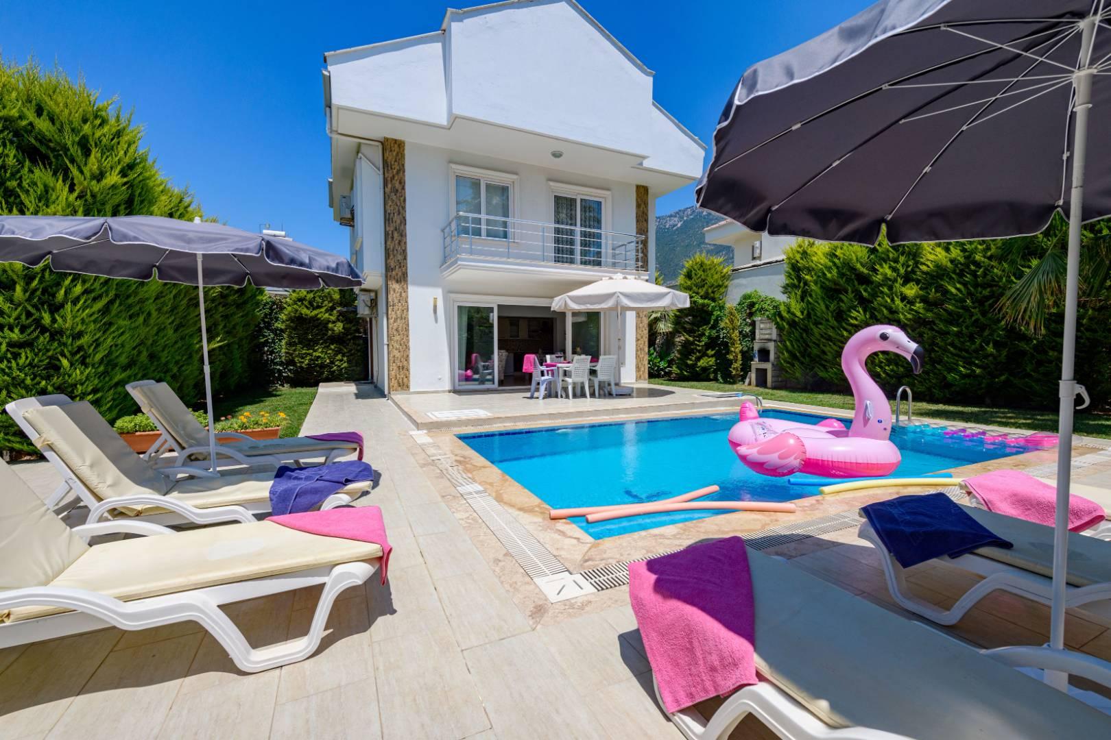 Fethiye Ölüdeniz'de Huzur Dolu Doğada, Özel Havuzlu, Şık Villa-14293