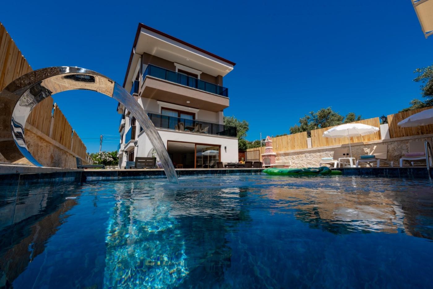 Demre'de Deniz Manzaralı, Havuzlu, Jakuzili ve Saunalı, Kiralık Villa-21864