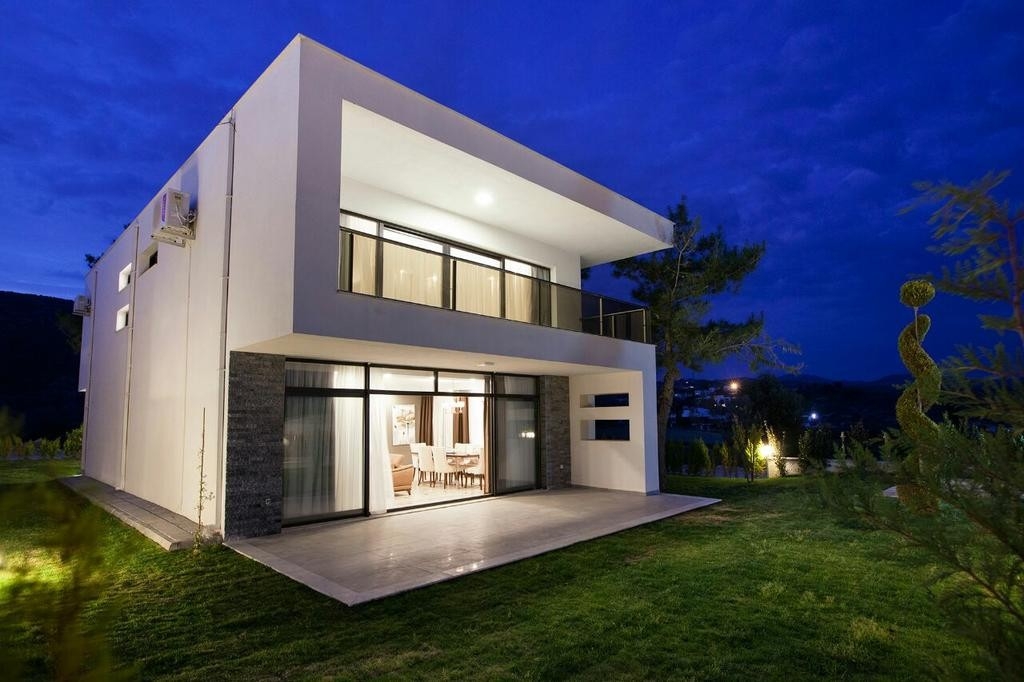 Aydın Kuşadası'nda Site İçerisinde, Ortak Havuzlu, Konforlu Villa