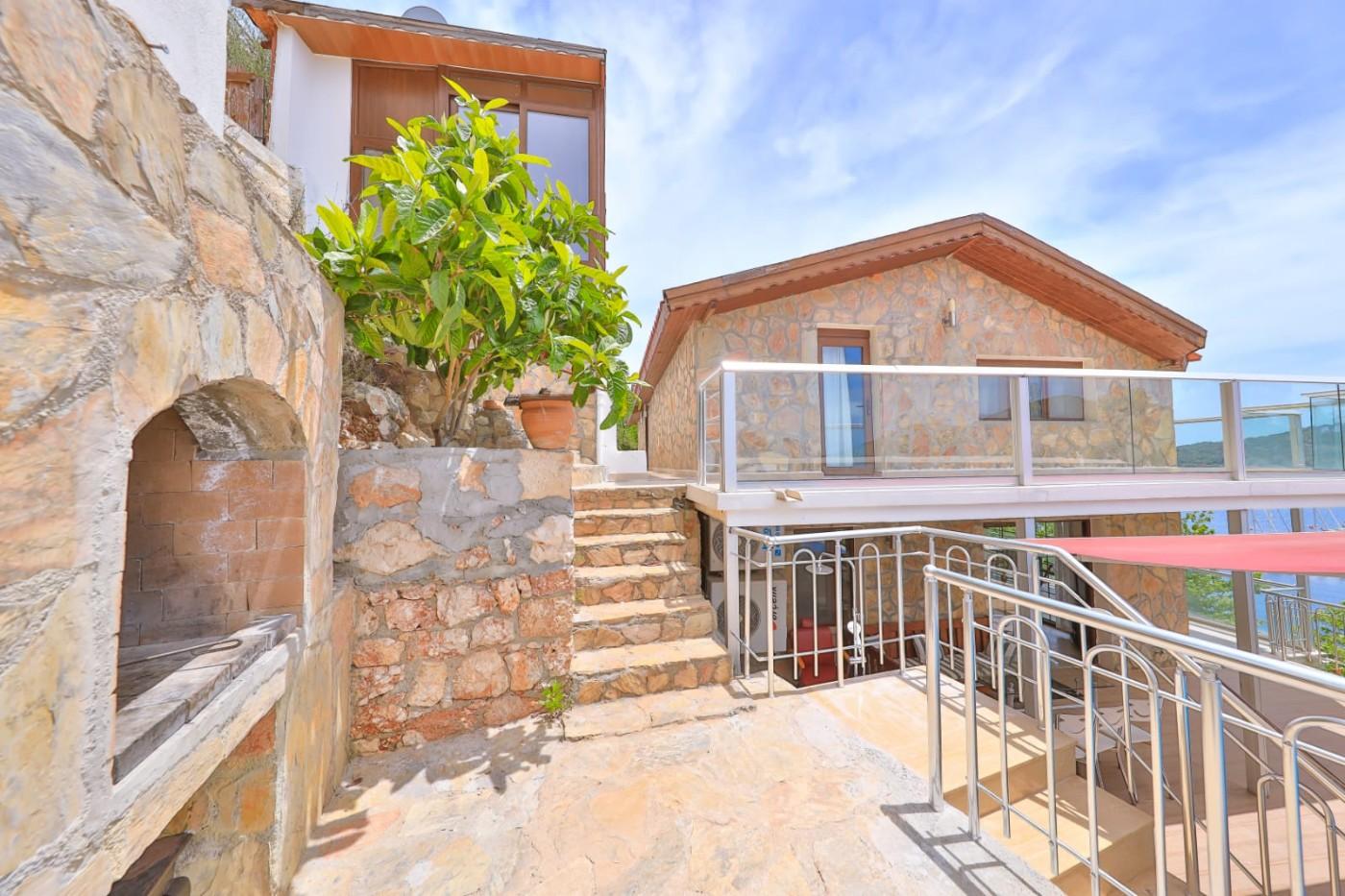 Kaş Andifli'de Limana Yürüme Mesafesinde, Isıtmalı Havuzlu, Şık Villa-19684