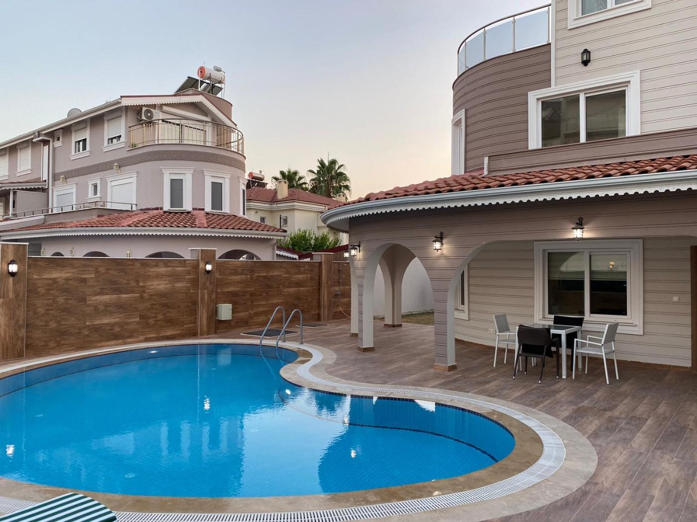 Antalya Serik'te Enfes Doğada, Özel Havuzlu, Lüks Villa-21630