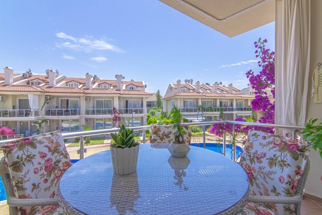 Fethiye Foça'da Site İçerisinde, Ortak Havuzlu, Kiralık Apart