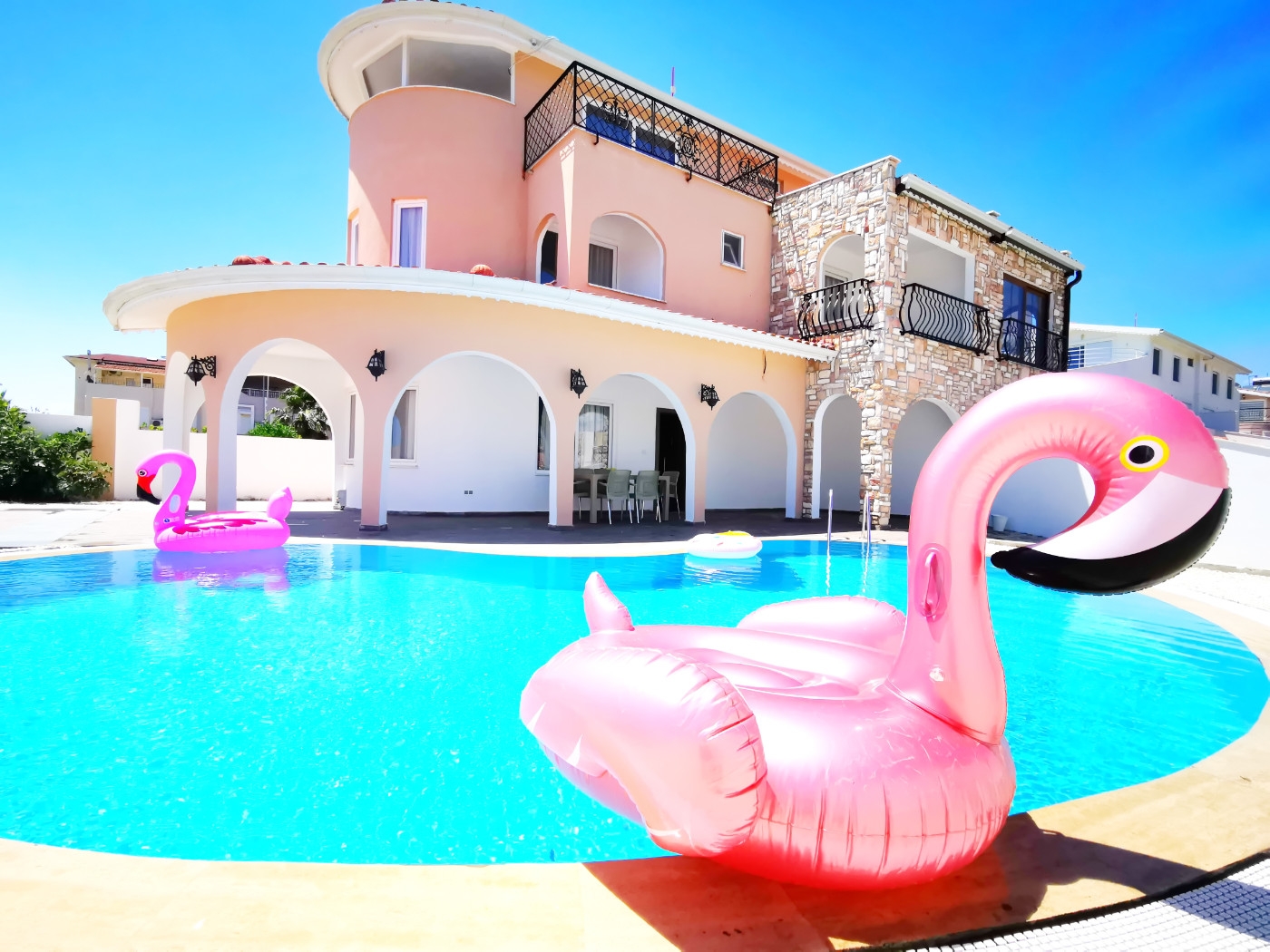 Serik Kadriye'de Enfes Mimariye Sahip, Özel Havuzlu, Modern Villa