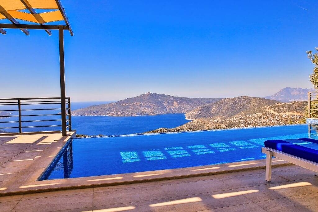 Kaş Bezirgan'da Muhteşem Deniz Manzaralı, Özel Havuzlu, Modern Villa