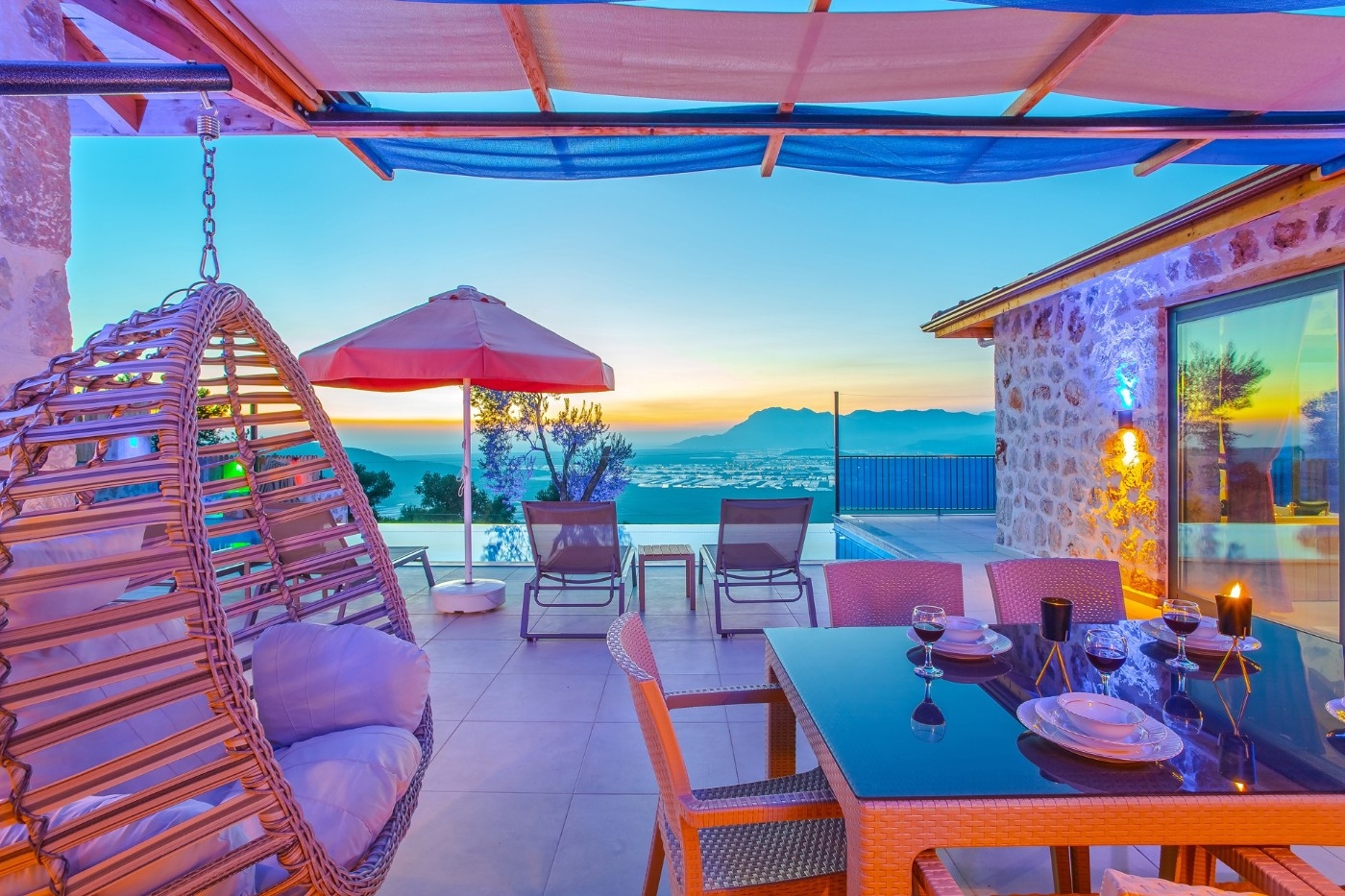 Kaş Yeşilköy'de Muhteşem Taş Mimarili, Özel Havuzlu, Lüks Villa