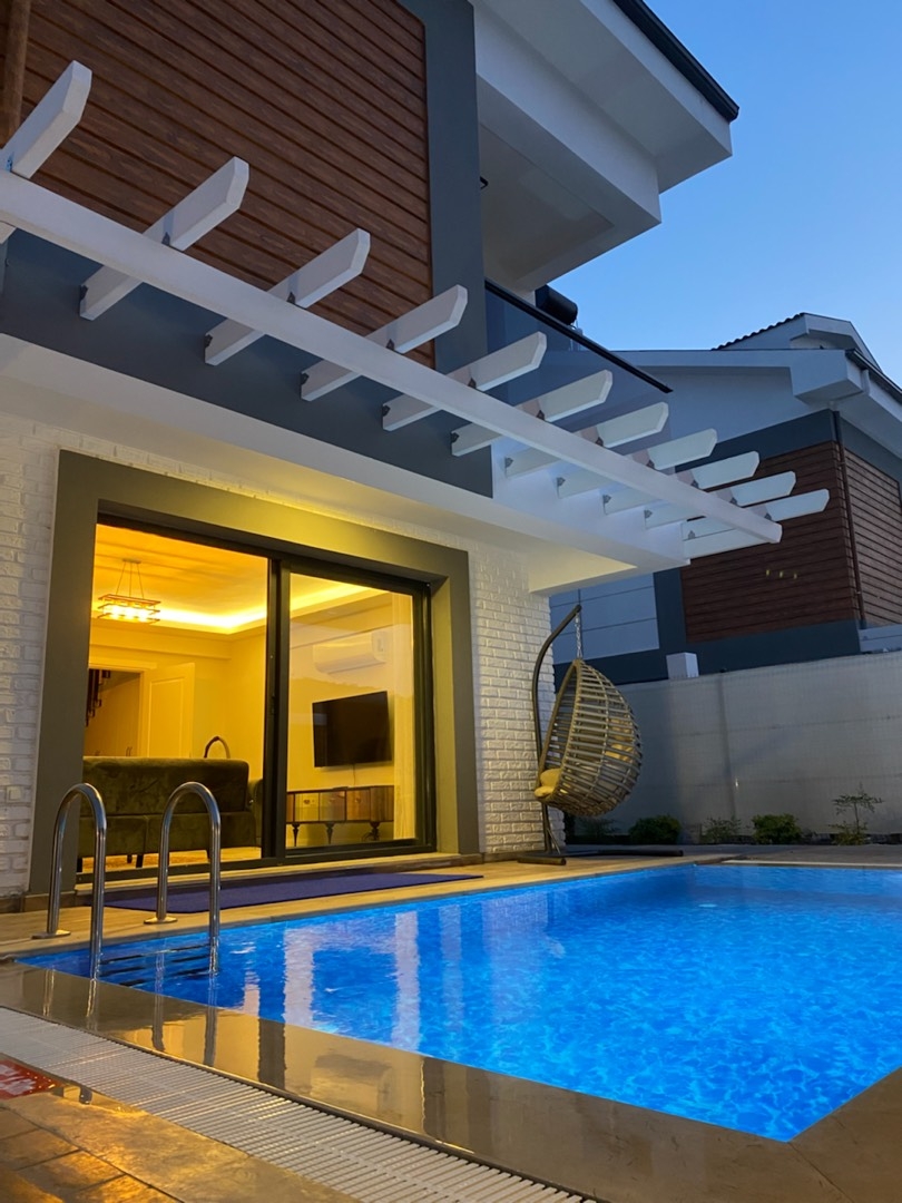 Fethiye Karagedik'te Geniş Ailelere Uygun, Özel Havuzlu, Şık Villa