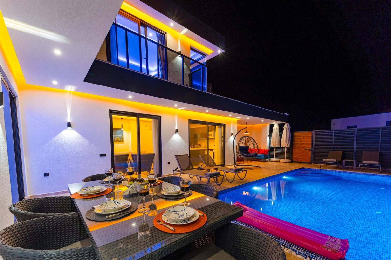 Kaş Bezirgan'da Lüks Mimarili, Özel Havuzlu, Jakuzili, Lüks Villa-28602