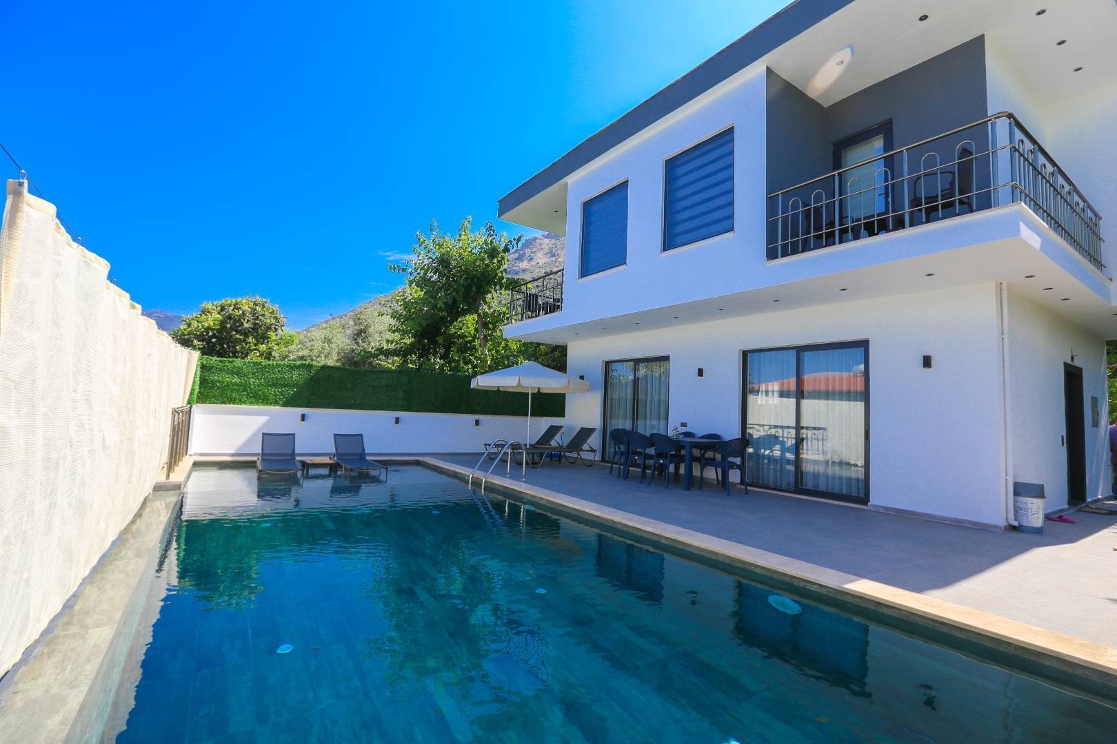 Kaş Üzümlü'de Özel Havuzlu, Jakuzili, 5 Kişilik, Kiralık Villa