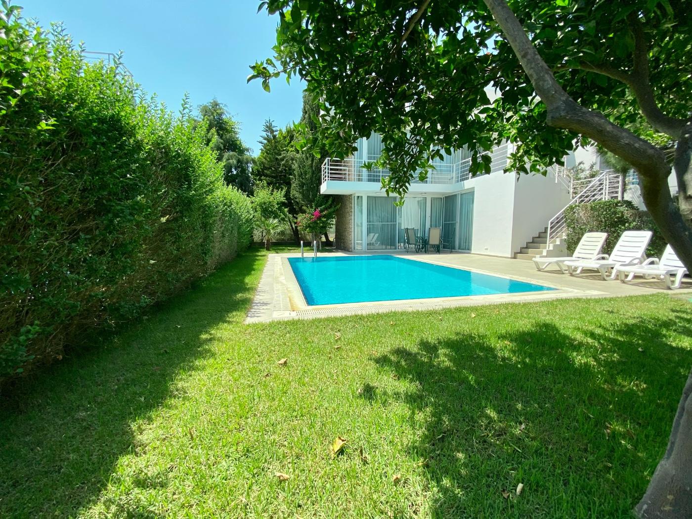 Serik Kadriye'de Denize Yakın Konumda, Özel Havuzlu, Konforlu Villa-19877