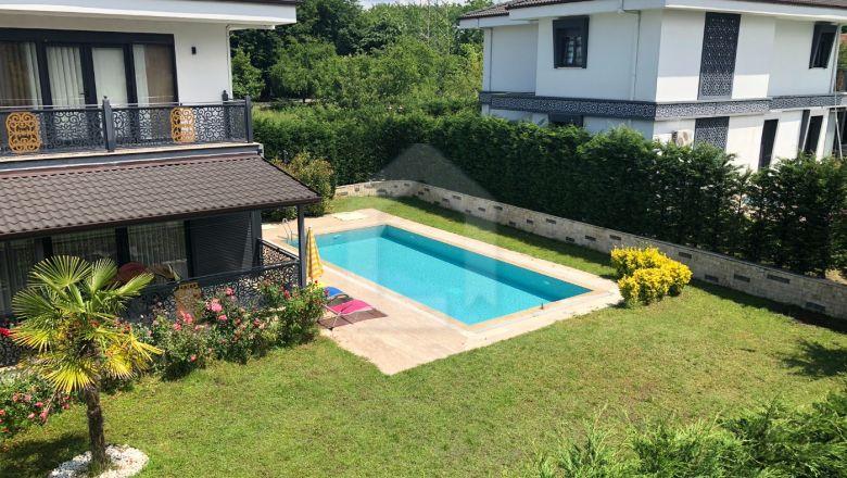 Sapanca Kırkpınar'da Geniş Bahçeli, Özel Havuzlu, Kiralık Ferah Villa-24107