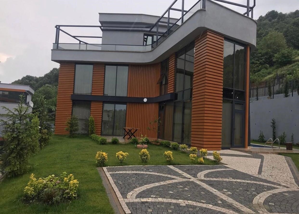 Sapanca'da Göl Manzaralı, Özel Havuzlu, Bahçeli Villa