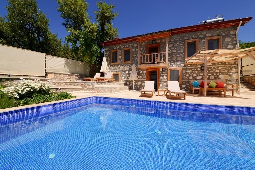 Kaş İslamlar'da Taş ve Ahşap Mimarili, Özel Havuzlu, 4 Kişilik Villa-12086