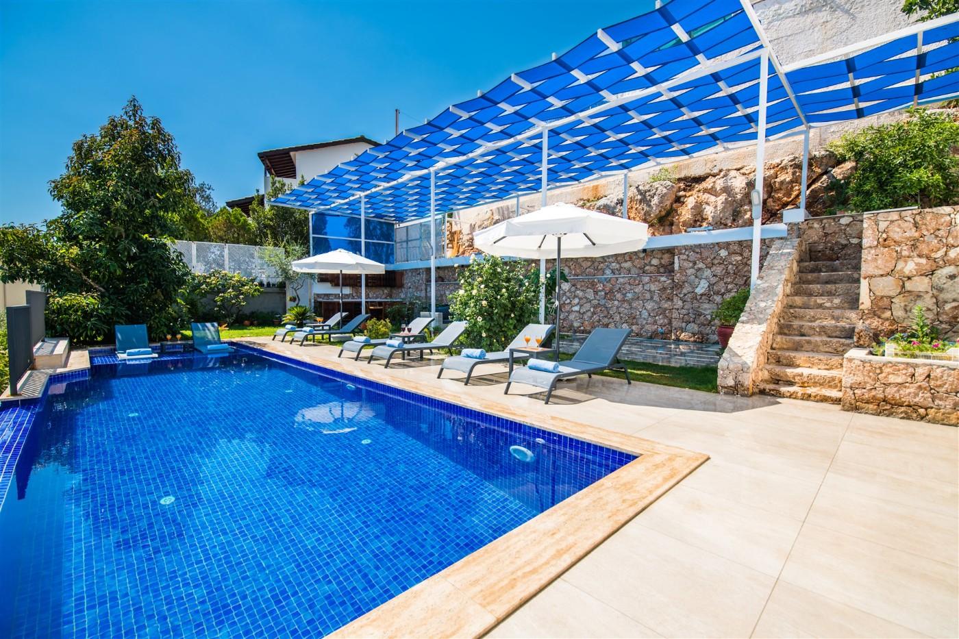 Kaş İslamlar'da Kalabalık Ailelere Uygun, Özel Havuzlu, 4+1 Villa-20102