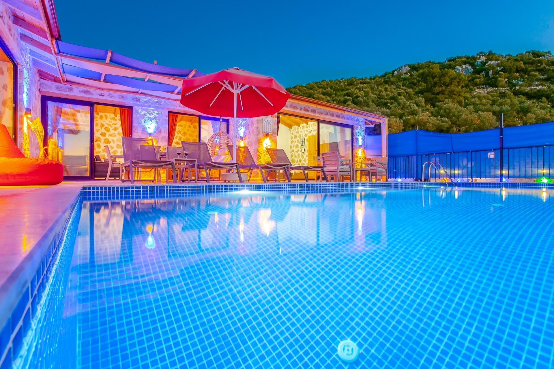 Kaş Yeşilköy'de Enfes Doğa İçerisinde, Özel Havuzlu, Kiralık Villa