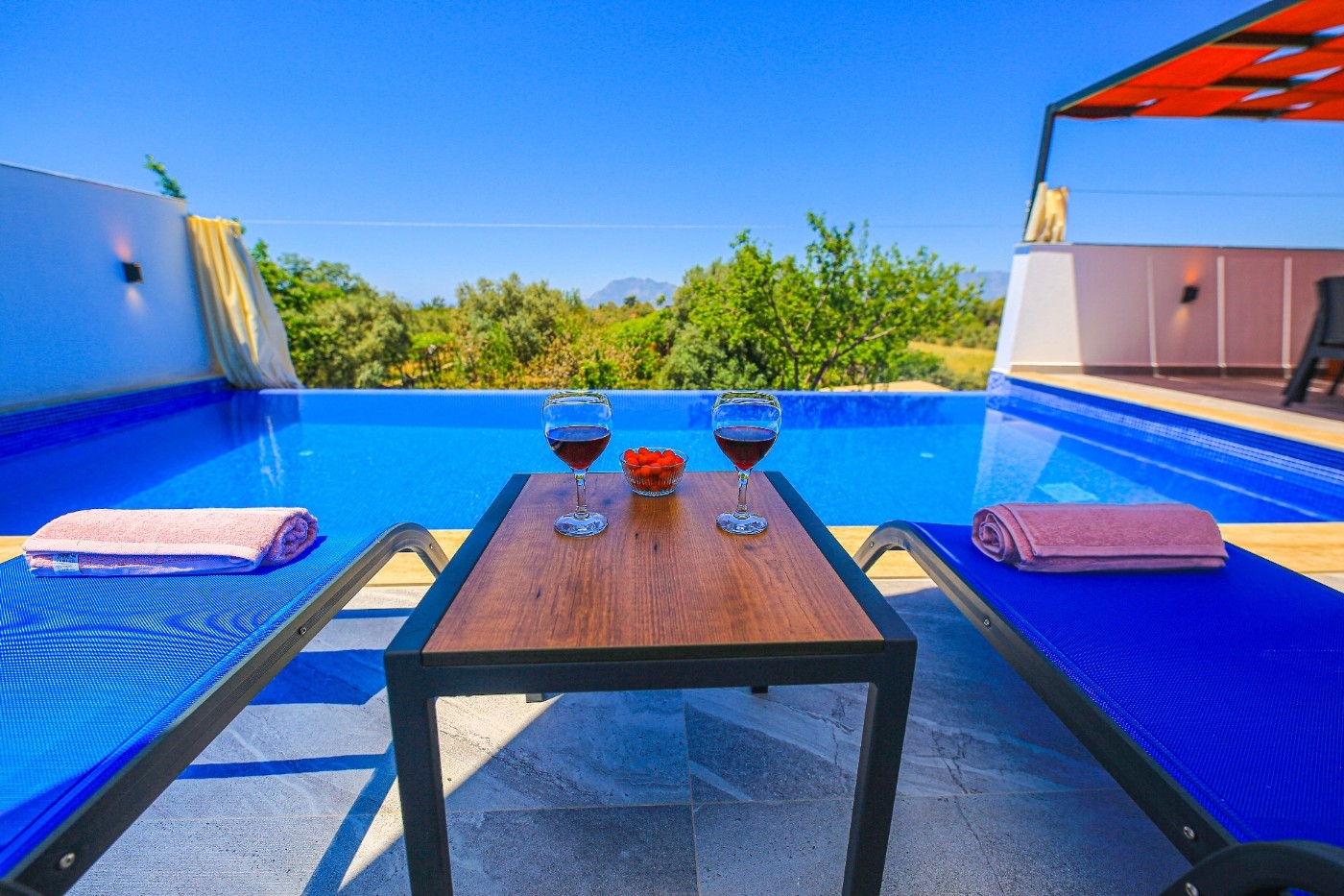 Kalkan Üzümlü'de Mükemmel Doğa Manzaralı, Özel Havuzlu, Kiralık Villa