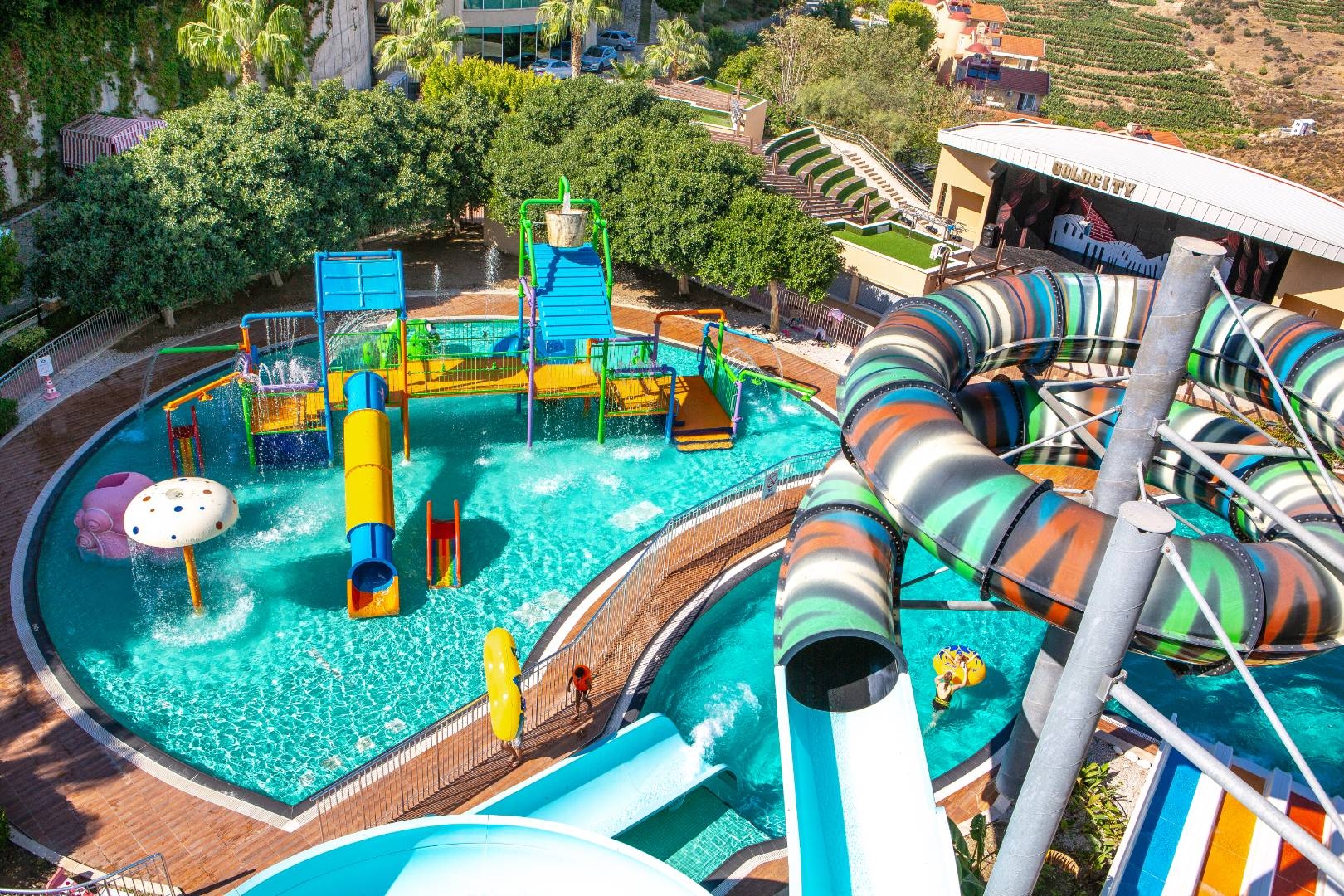 Alanya Kargıcak'ta Müthiş Tesis İçerisinde, Ortak Havuzlu Tatil Evi