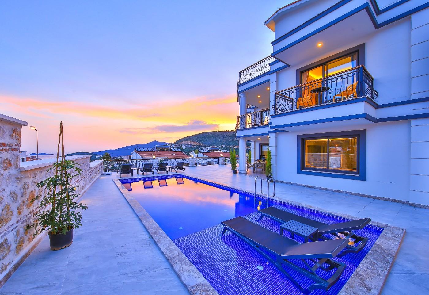 Kaş Kalkan'da Enfes Deniz Manzaralı, Özel Havuzlu, Kiralık Villa-19285