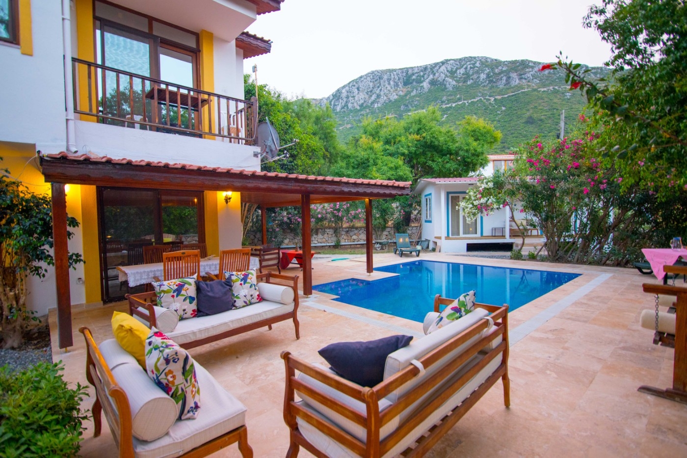 Marmaris Söğüt'te Kalabalık Ailelere Uygun, Özel Havuzlu, Şık Villa