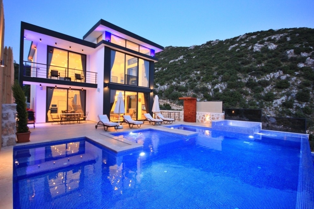 İslamlar'da Huzurlu Doğada, Yetişkin ve Çocuk Havuzlu, Modern Villa