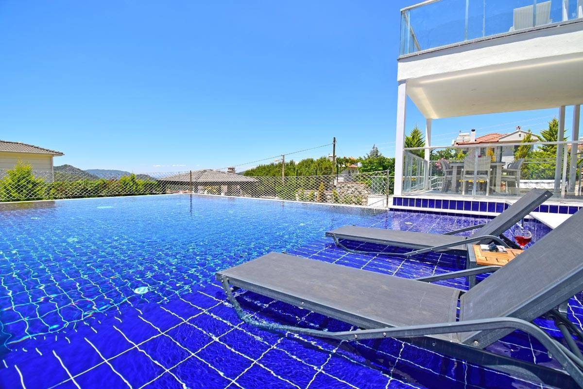 Fethiye Ölüdeniz'de Yemyeşil Bahçeli, Lüks Özel Havuzlu, Bahçeli Villa