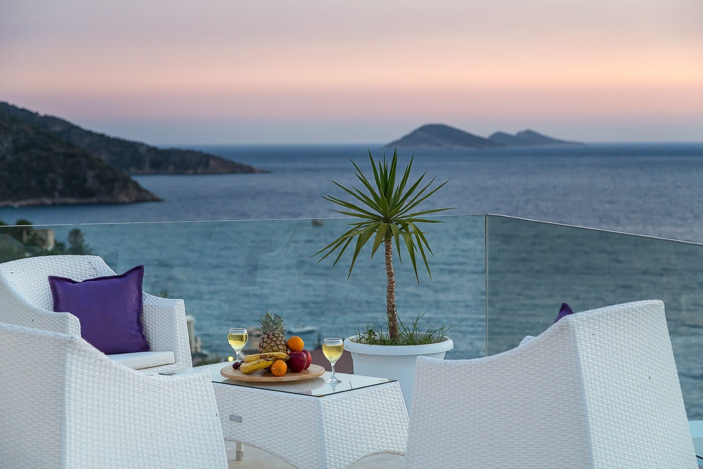 Kalkan'da Plaja Yürüme Mesafesinde, Özel Havuzlu, Manzaralı Villa