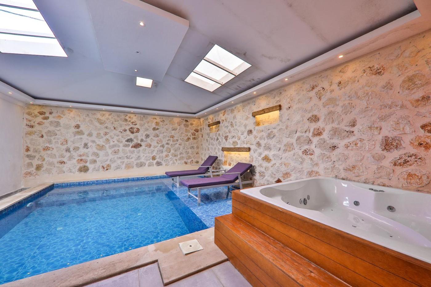 Kaş İslamlar'da Doğa ile İç İçe, Isıtmalı Özel Havuzlu, Şık Villa-23570