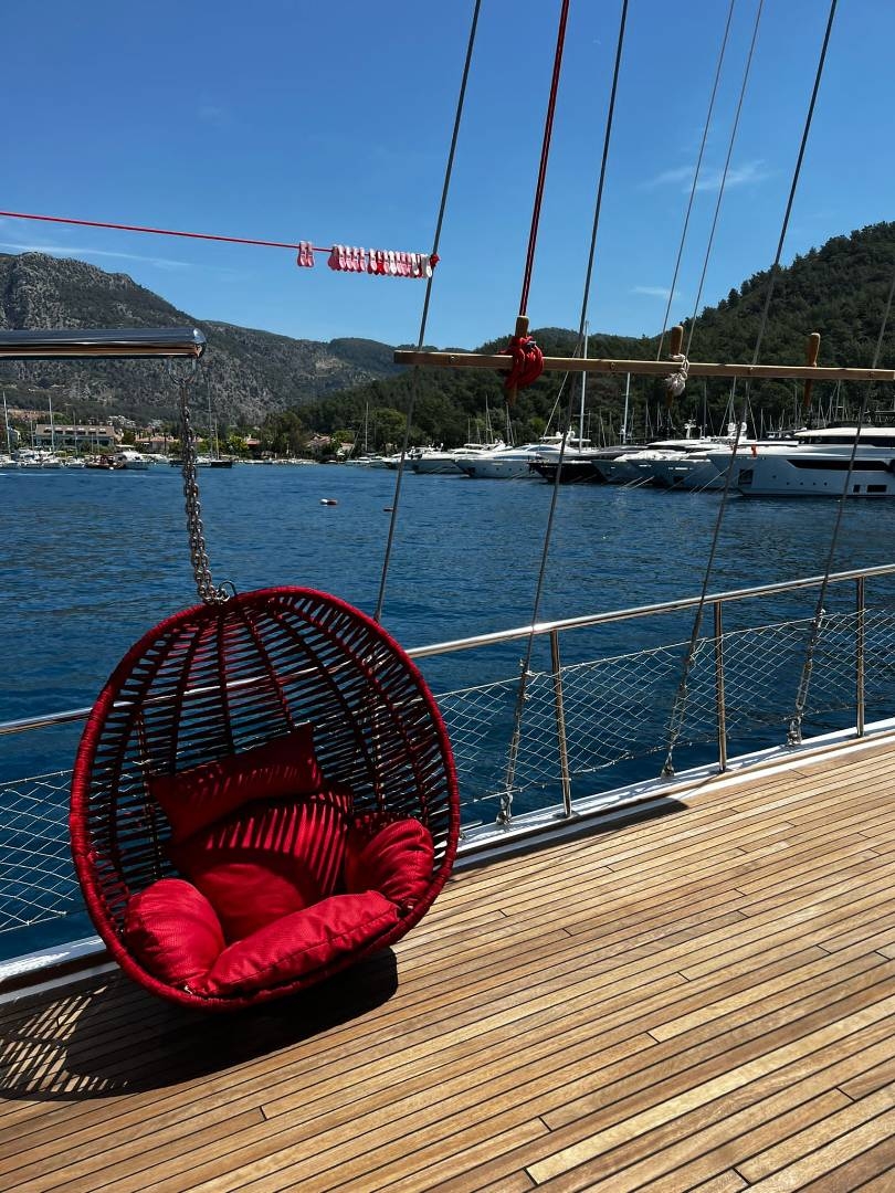 Göcek'te Eşsiz Derinliklerde, Kalabalık Gruplara Uygun, Kiralık Gulet