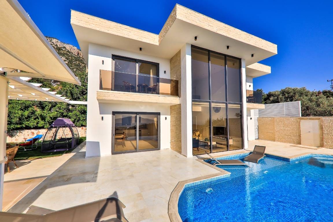 Kaş Bezirgan'da Doğayla İç İçe, Özel Havuzlu, Manzaralı Villa