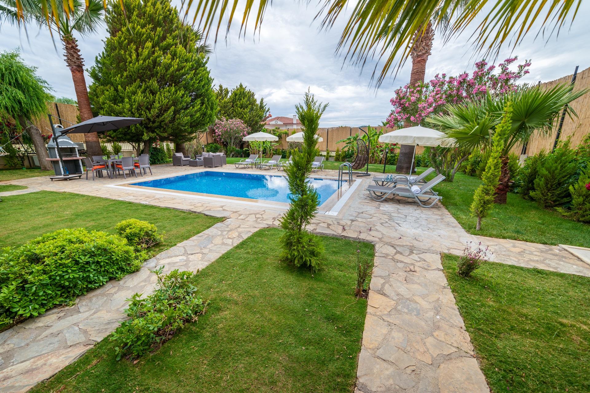 Ölüdeniz'de Şık ve Modern Görünümlü, Özel Havuzlu, Kiralık Villa-19621