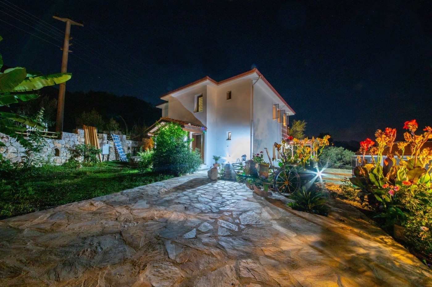 Marmaris Selimiye'de Yemyeşil Doğada, Geniş Bahçeli, 6 Kişilik Villa