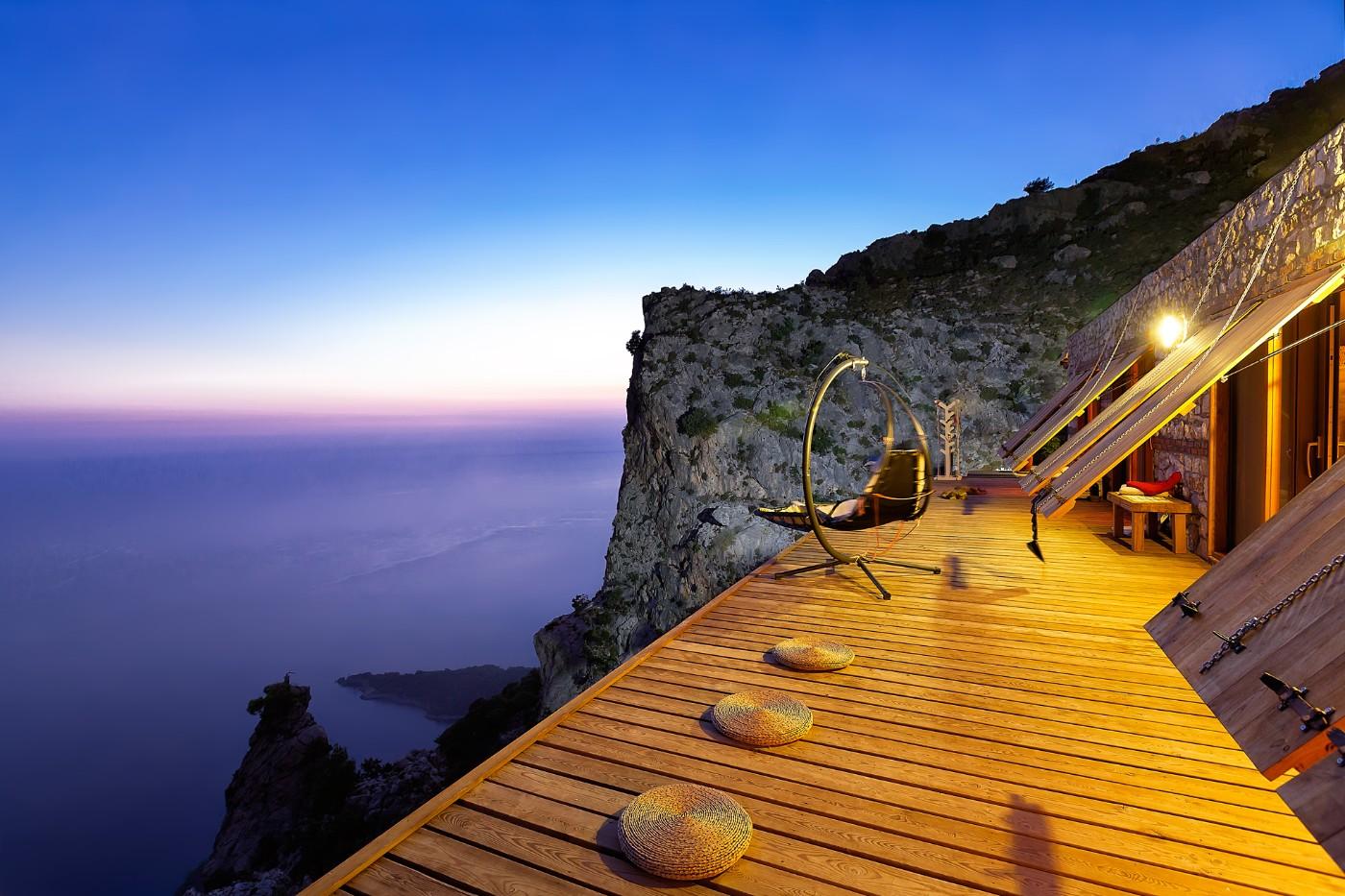 Fethiye Karaağaç'ta Göz Alıcı Manzaralı, Eşsiz Taş Ev-14710