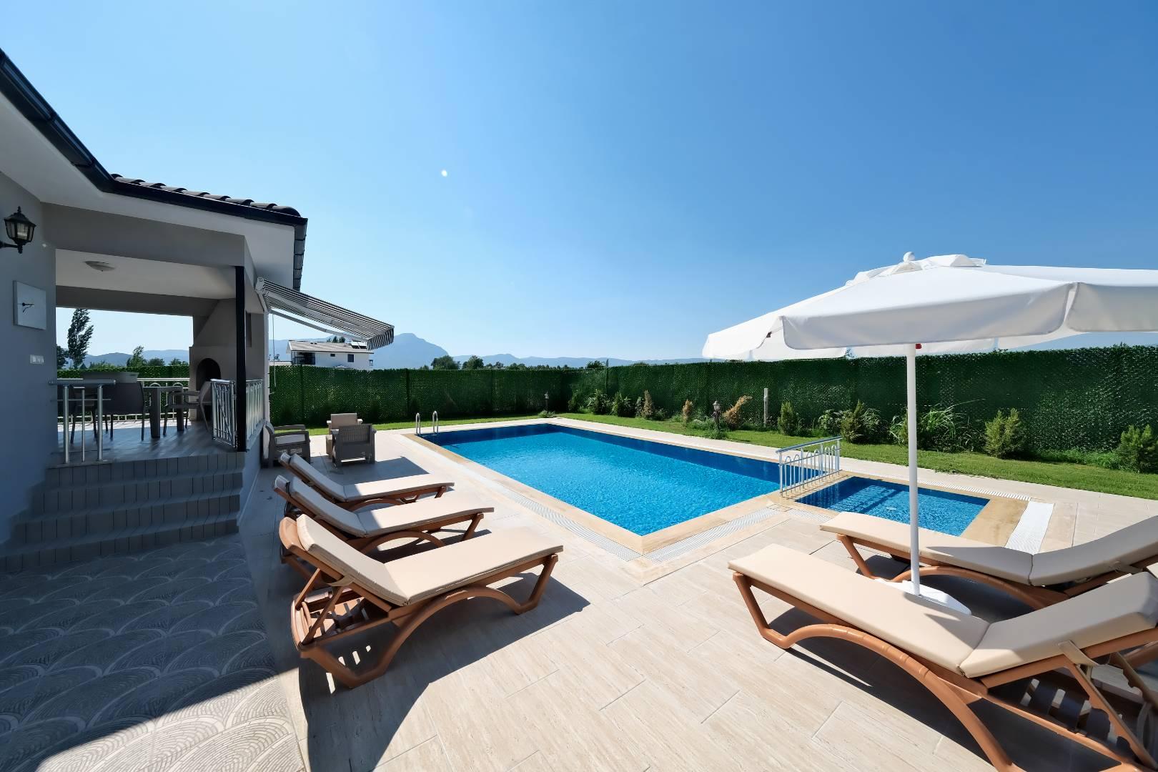 Muğla Ortaca'da Nezih Konumda, Özel Havuzlu, Modern Villa-25137