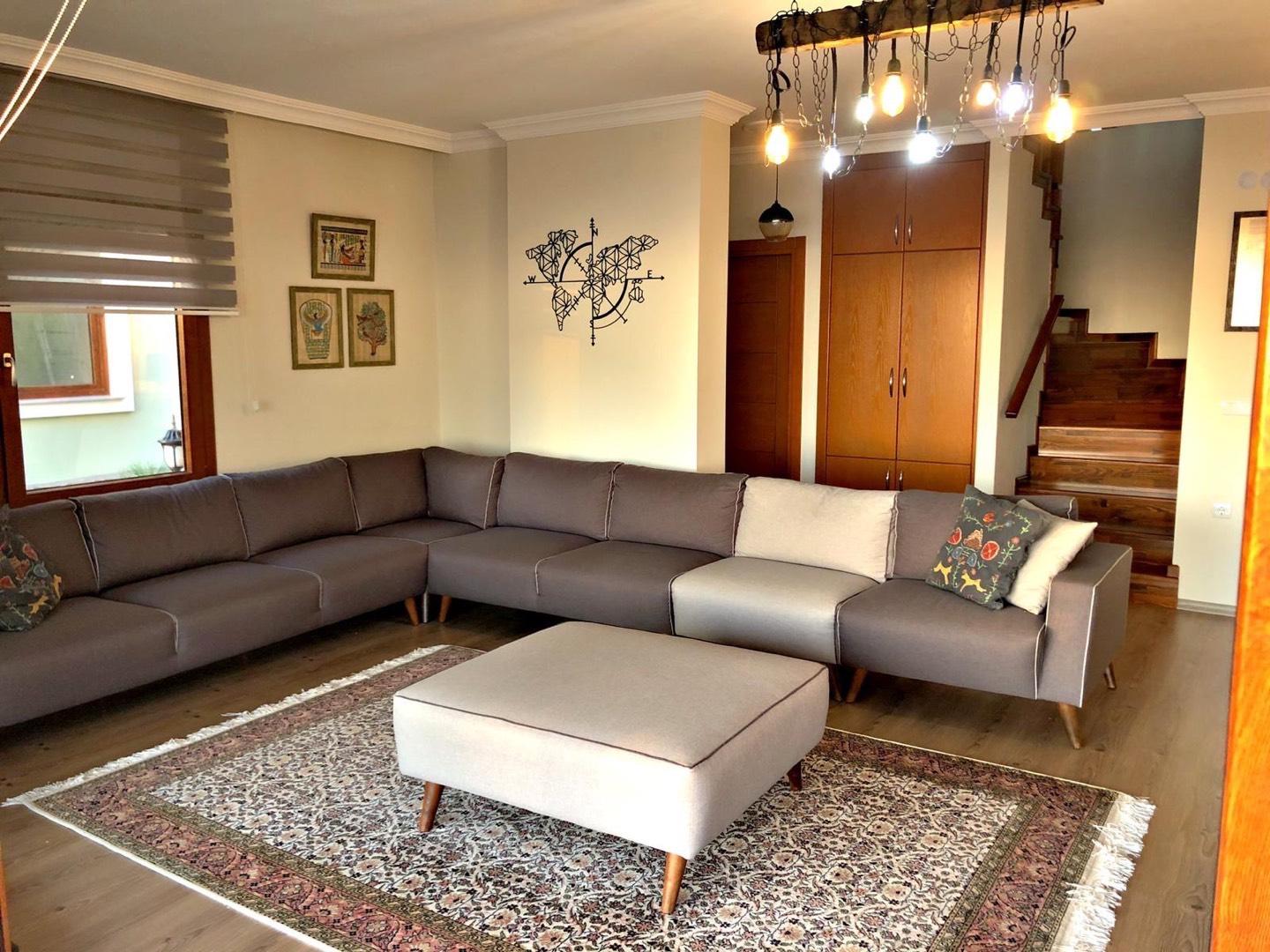 Balıkesir Edremit'te Deniz Manzaralı, Geniş Bahçeli, Kiralık Villa-25429