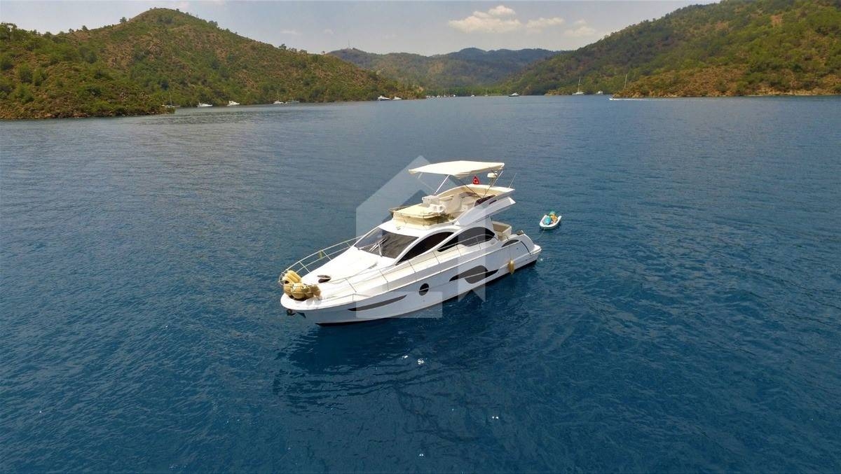 Fethiye'nin Doğa Güzellikleri Arasında, Mavi Sularda, Lüks Motoryat