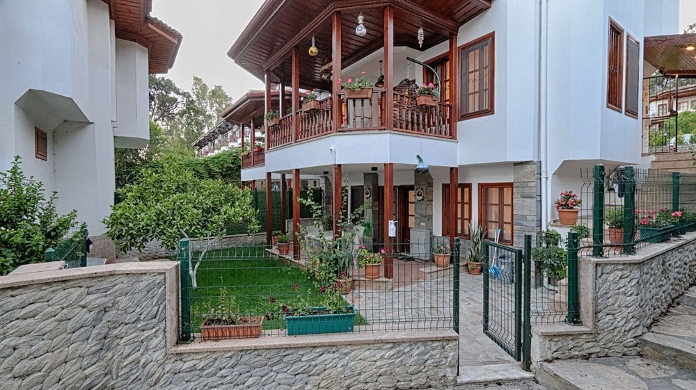 Muğla Akyaka'da Plaja Yürüme Mesafesinde, 8 Kişilik, Müstakil Villa